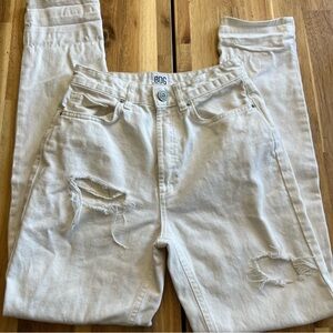 BDG Urban Outfitters Mom Jeans White Distressed W24